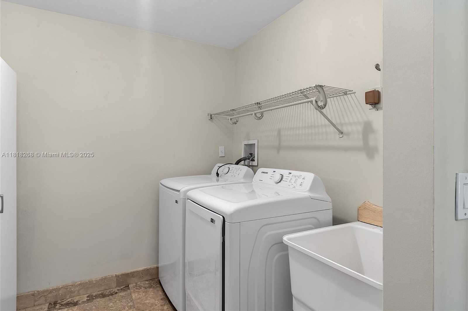 Small Image of 9 GATEHOUSE RD #9, Sea Ranch Lakes Number 26