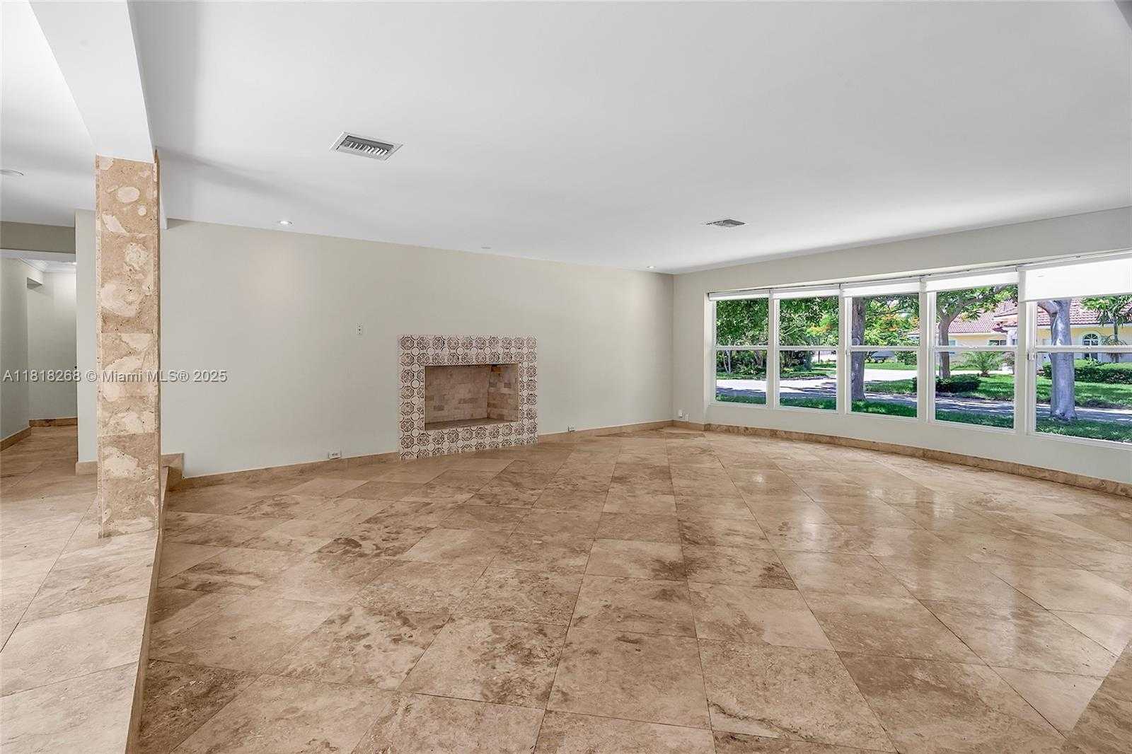 Small Image of 9 GATEHOUSE RD #9, Sea Ranch Lakes Number 7