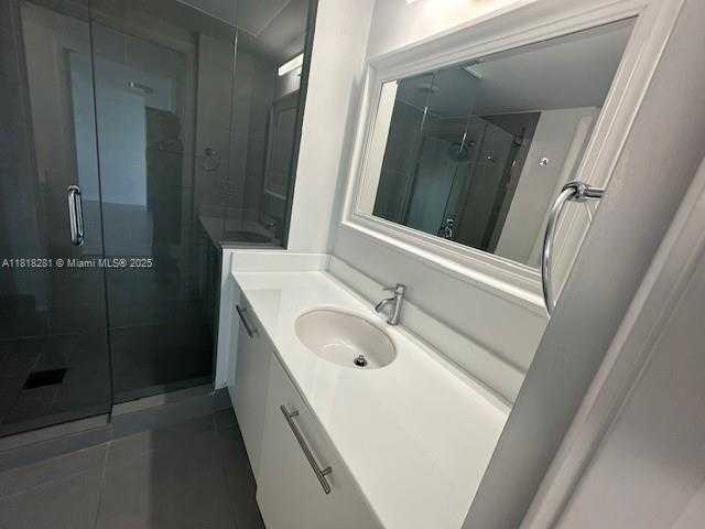 Small Image of 92 NW 3rd St, Miami, FL 33128, USA Number 12