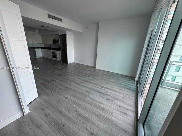 Small Image of 92 NW 3rd St, Miami, FL 33128, USA Number 6