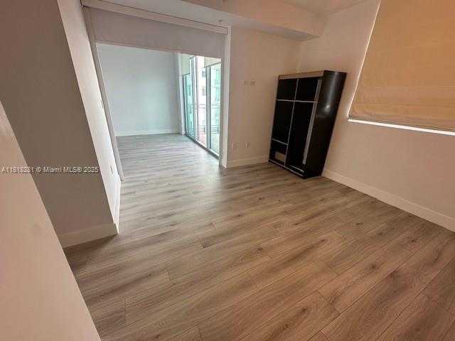 Small Image of 92 NW 3rd St, Miami, FL 33128, USA Number 9