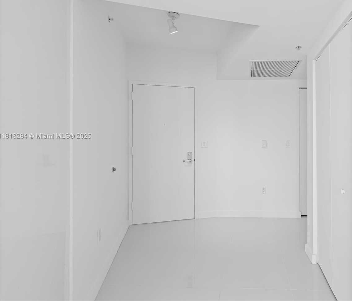 Small Image of 92 SOUTH WEST 3RD ST #2901, Miami Number 22