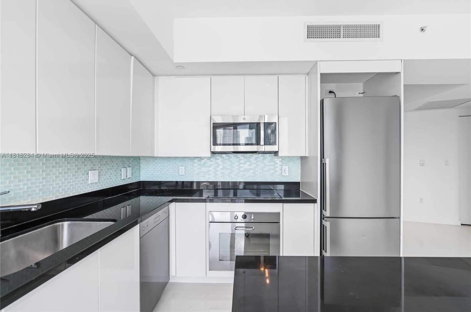 Small Image of 92 SOUTH WEST 3RD ST #2901, Miami Number 23
