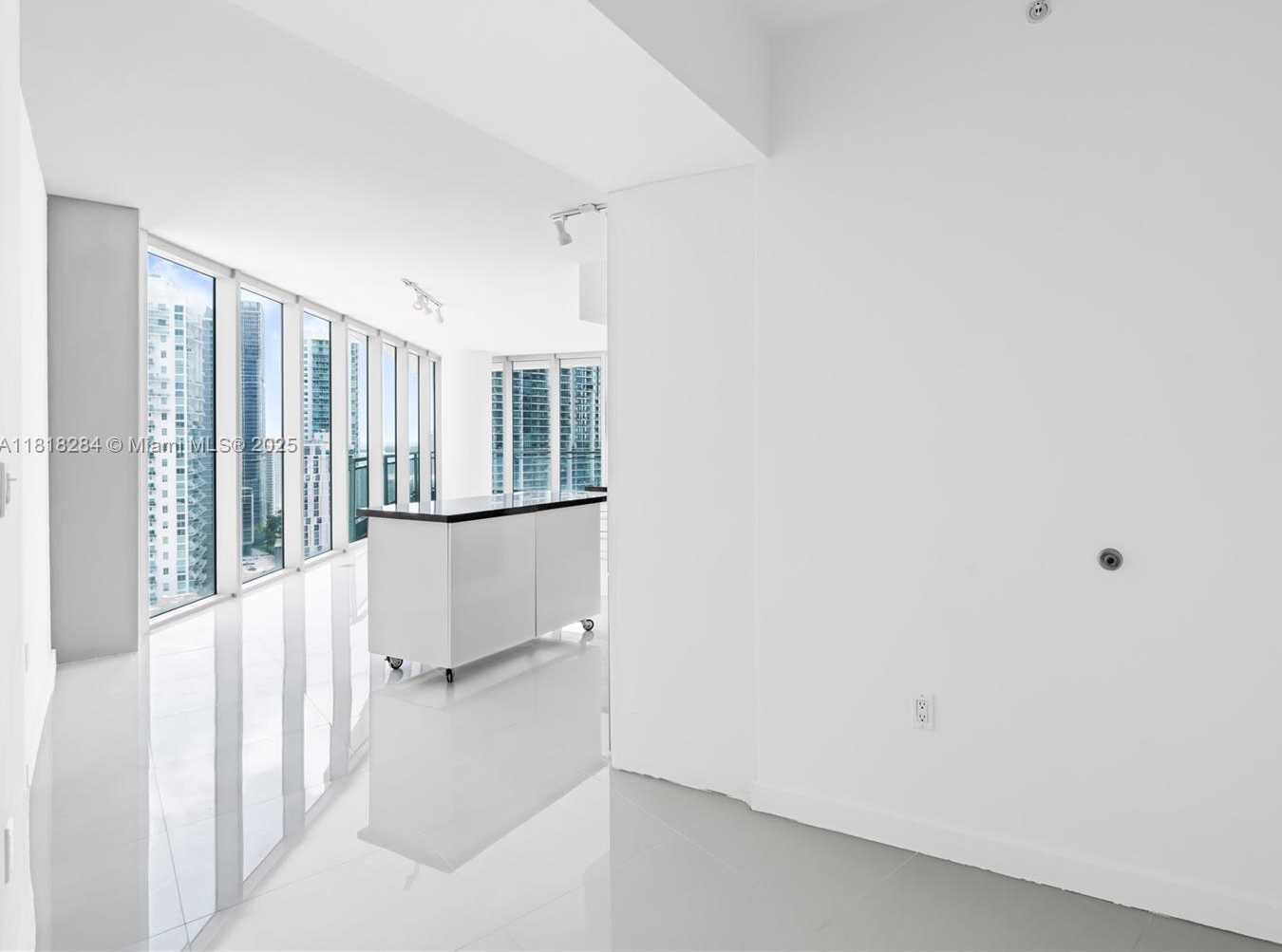 Small Image of 92 SOUTH WEST 3RD ST #2901, Miami Number 24
