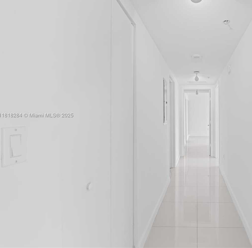 Small Image of 92 SOUTH WEST 3RD ST #2901, Miami Number 26