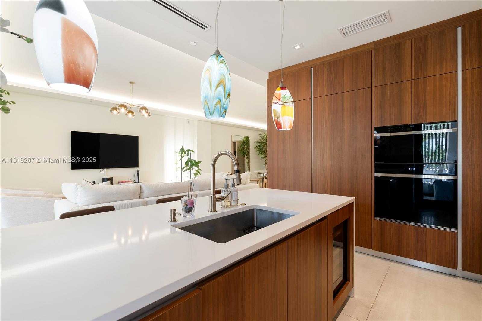 Small Image of 515 VALENCIA AVE #203, Coral Gables Number 11