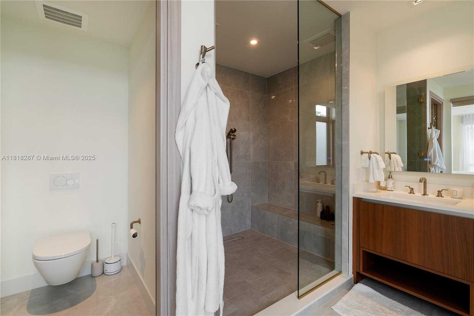 Small Image of 515 VALENCIA AVE #203, Coral Gables Number 18