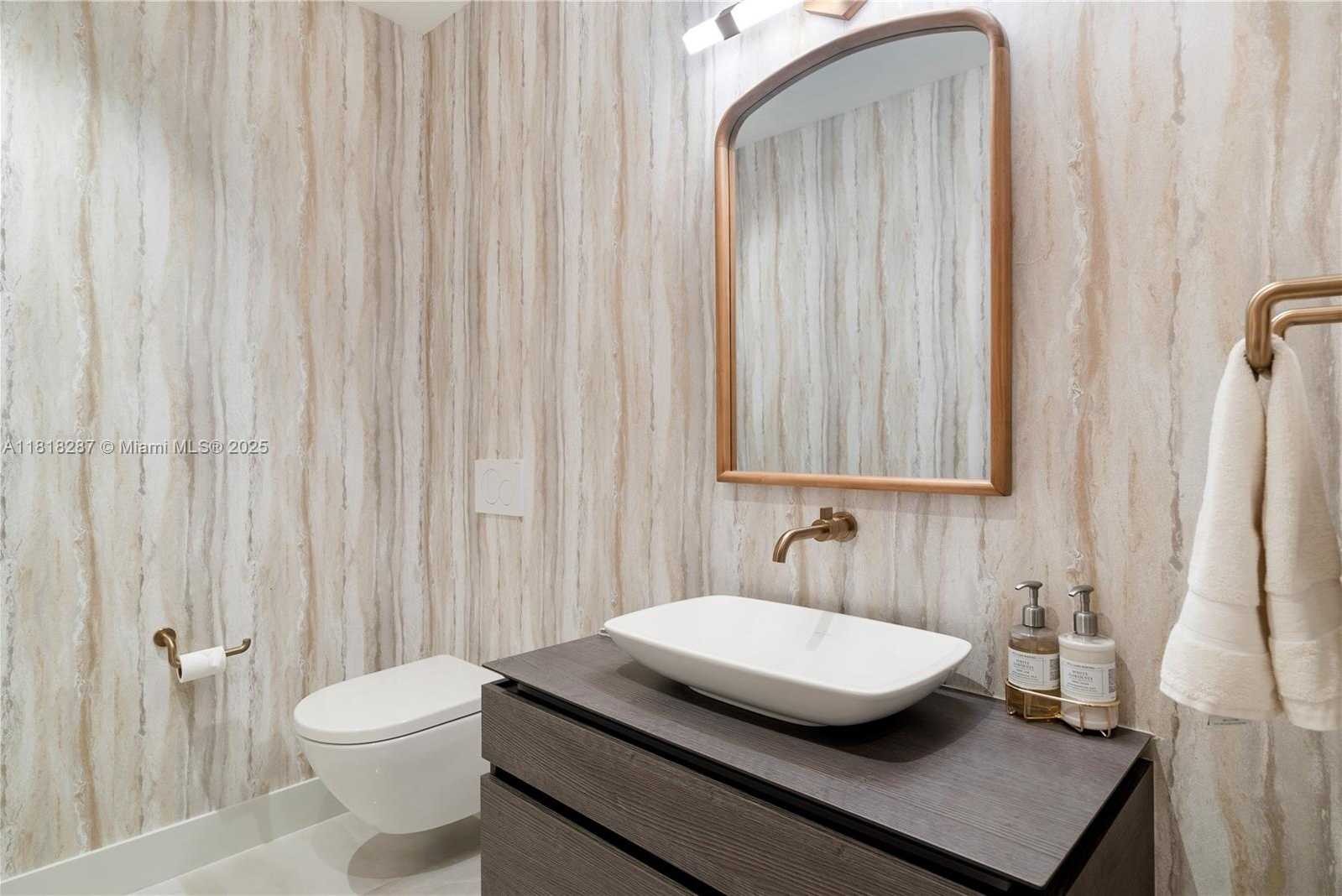 Small Image of 515 VALENCIA AVE #203, Coral Gables Number 20