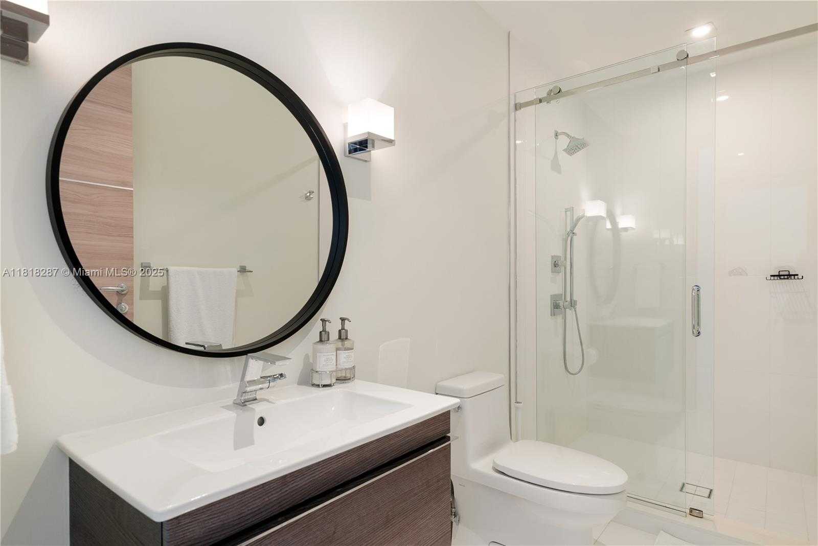 Small Image of 515 VALENCIA AVE #203, Coral Gables Number 26