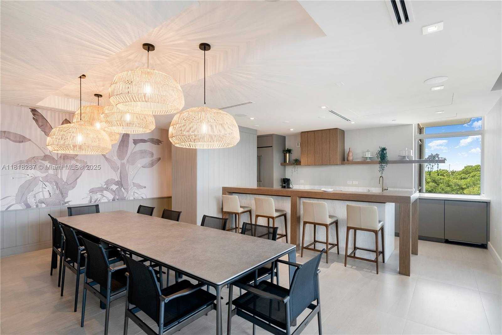 Small Image of 515 VALENCIA AVE #203, Coral Gables Number 29