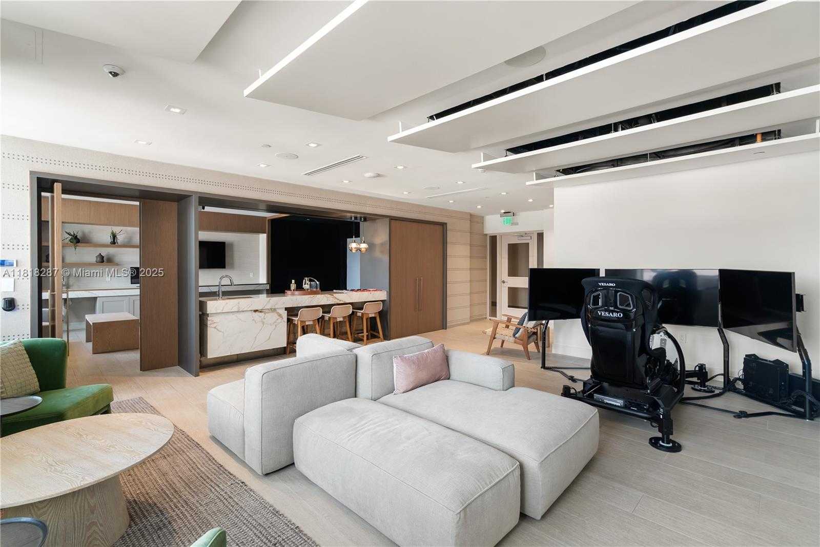 Small Image of 515 VALENCIA AVE #203, Coral Gables Number 35