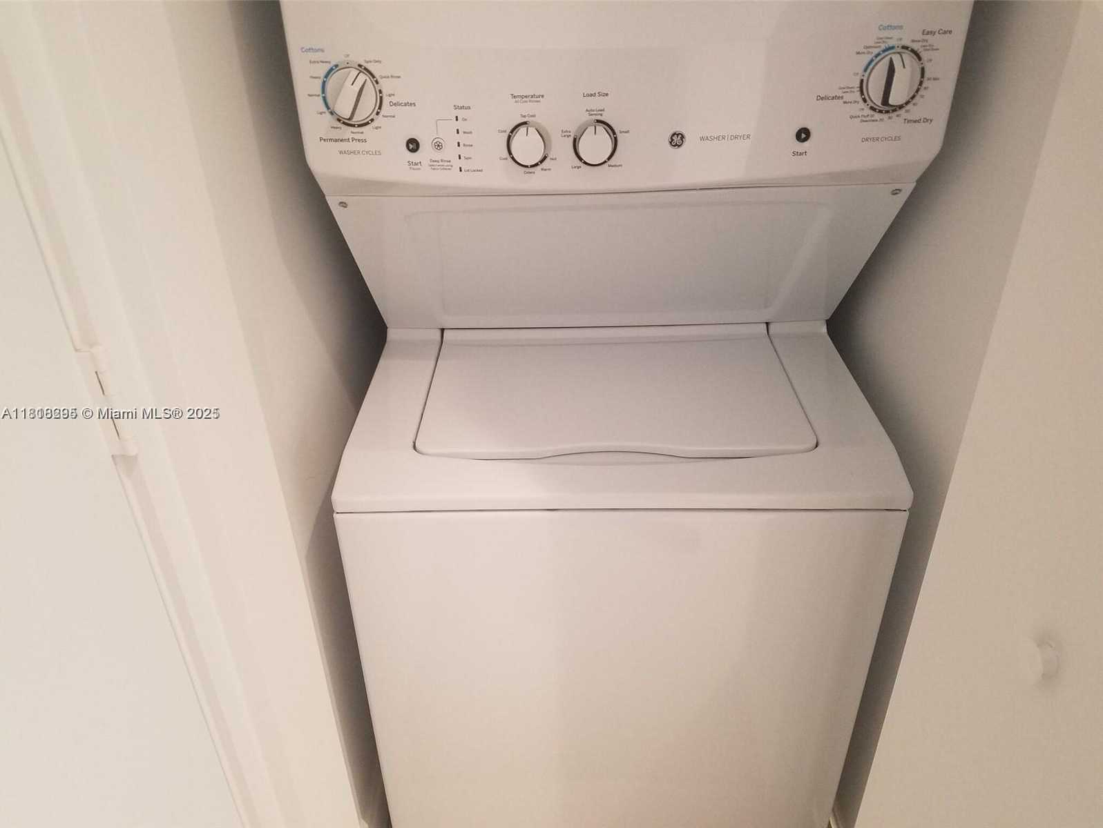 Small Image of 45 SOUTH WEST 9TH ST #2907, Miami Number 14