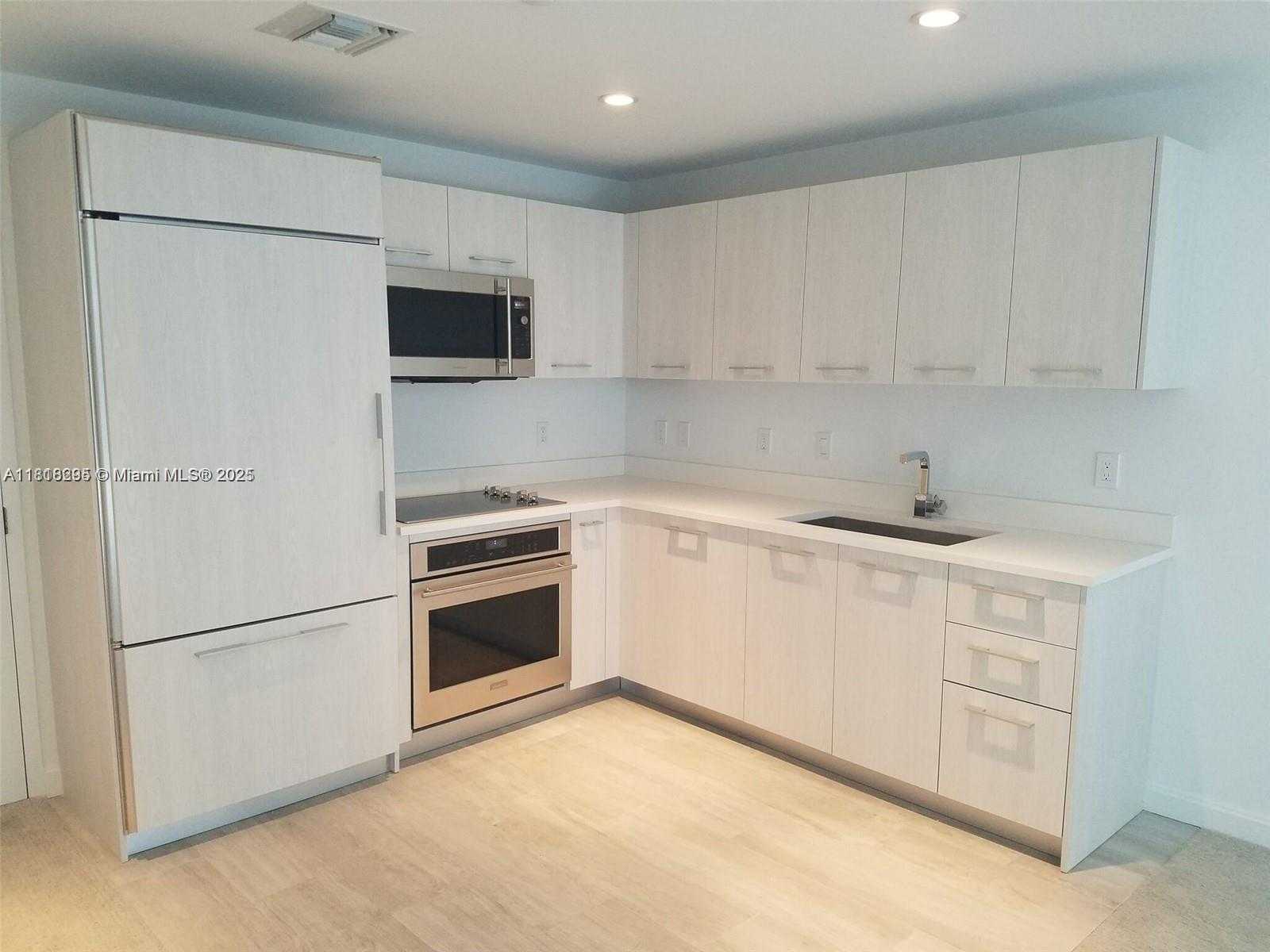 Small Image of 45 SOUTH WEST 9TH ST #2907, Miami Number 2