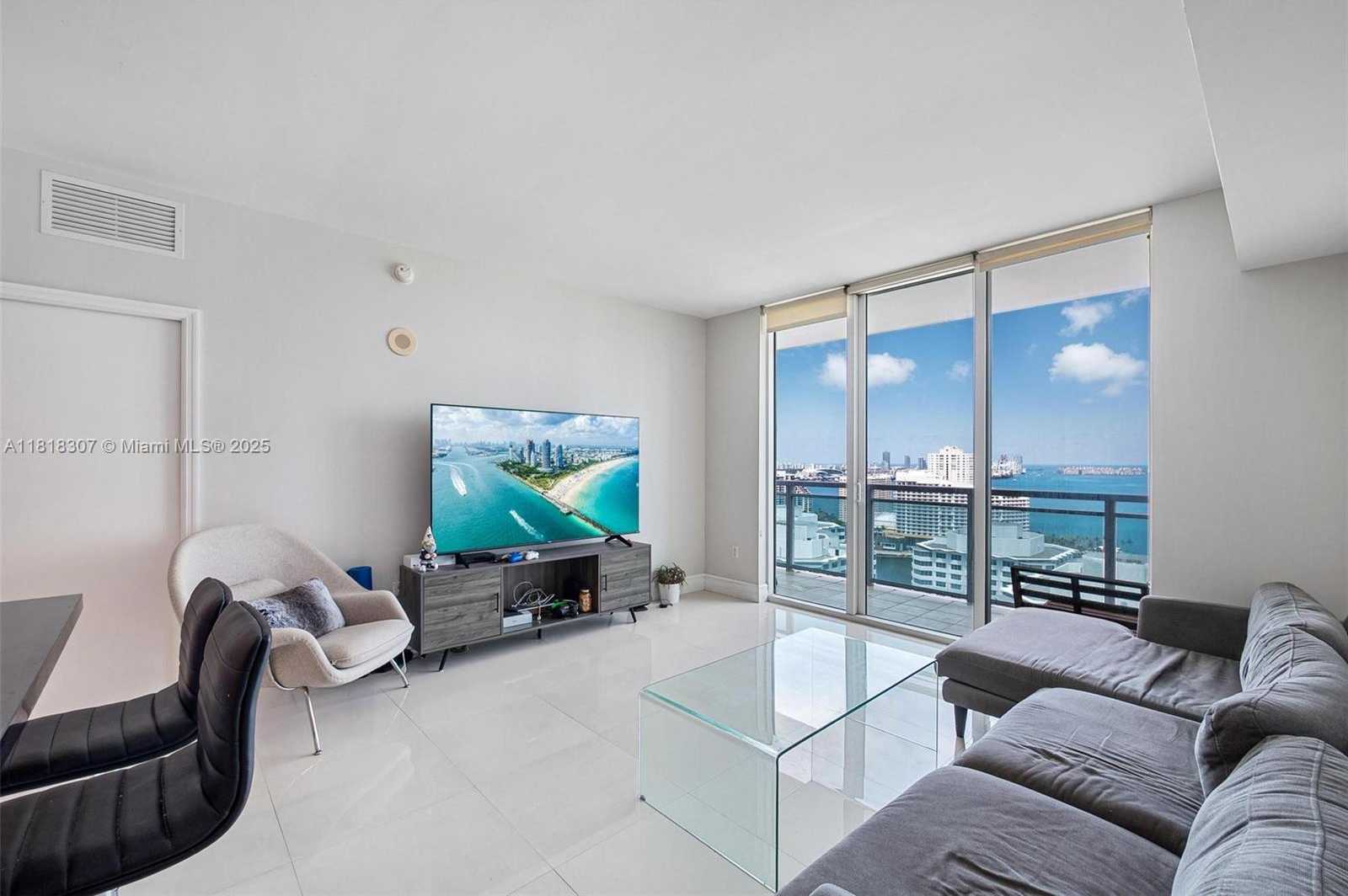 Small Image of 951 BRICKELL AVE #2708, Miami Number 5