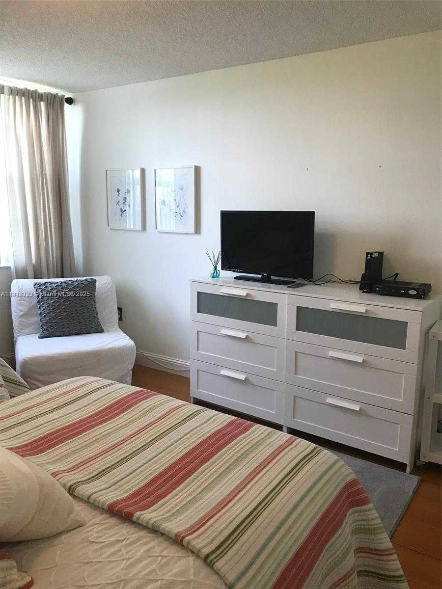 Small Image of 19801 EAST COUNTRY CLUB DR #4-603, Aventura Number 12