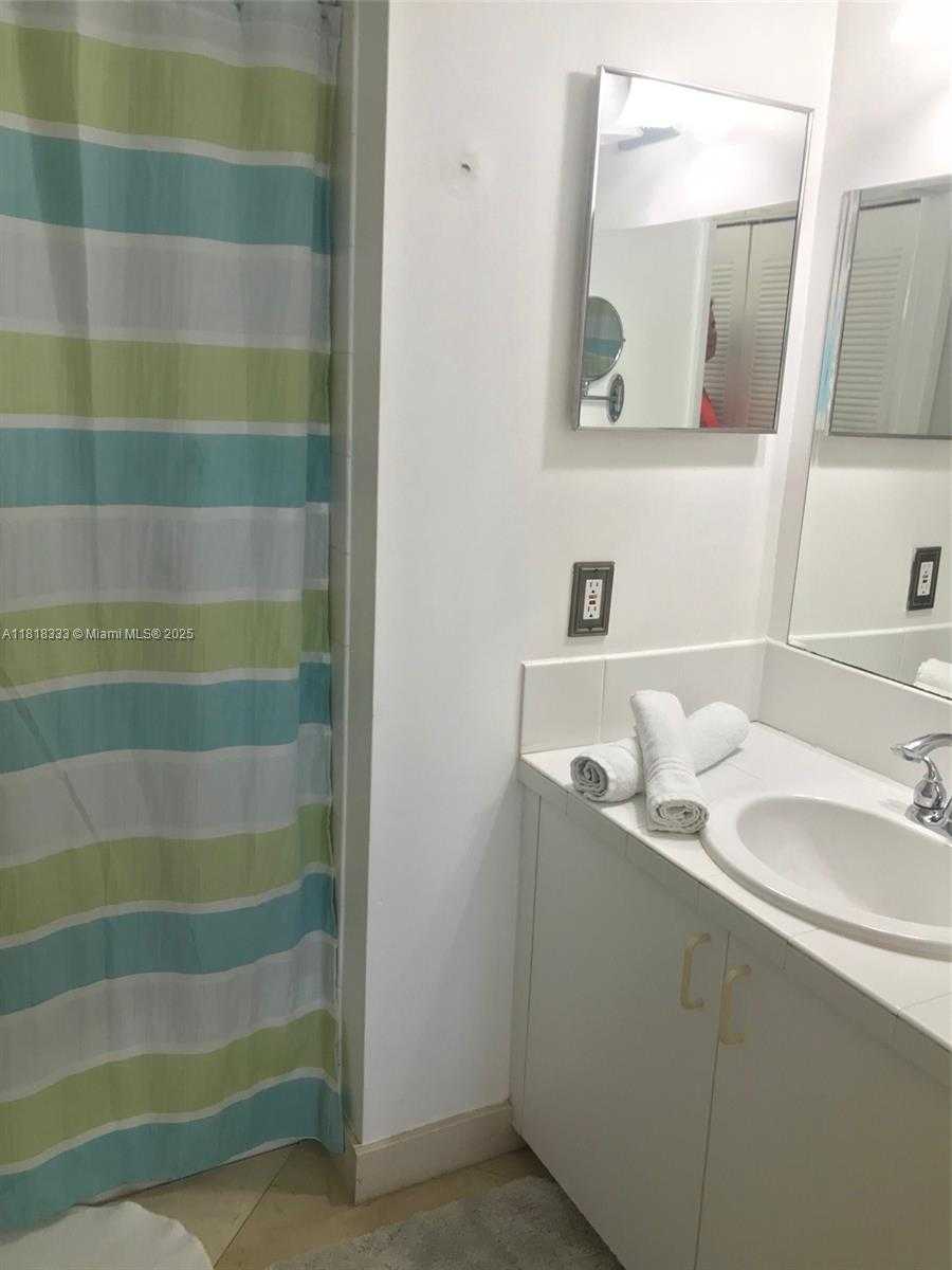 Small Image of 19801 EAST COUNTRY CLUB DR #4-603, Aventura Number 13