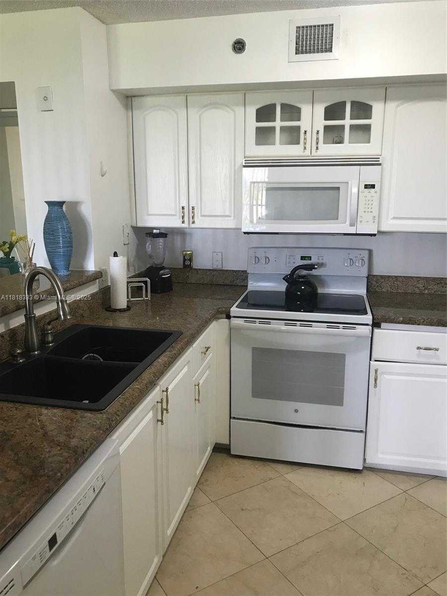Small Image of 19801 EAST COUNTRY CLUB DR #4-603, Aventura Number 7