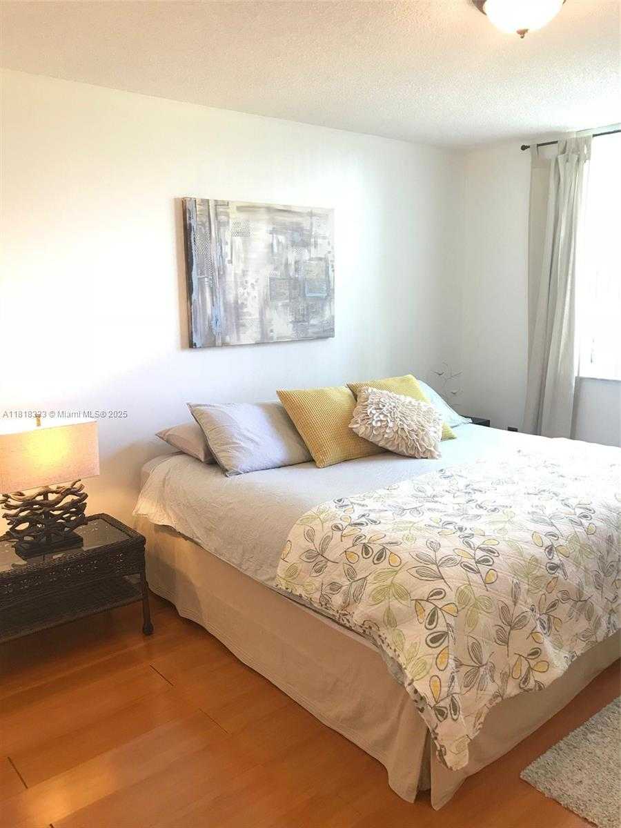 Small Image of 19801 EAST COUNTRY CLUB DR #4-603, Aventura Number 8