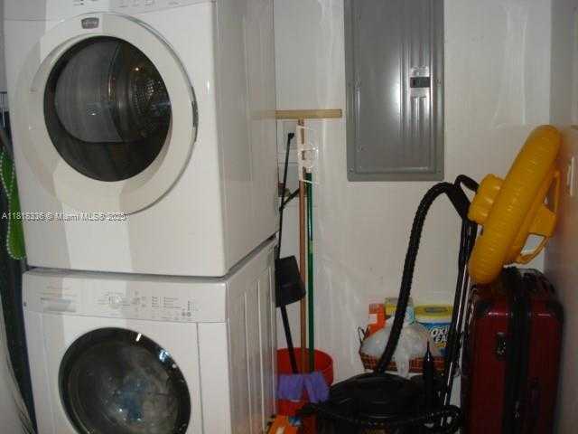 Small Image of 1060 BRICKELL AVE #1911, Miami Number 8