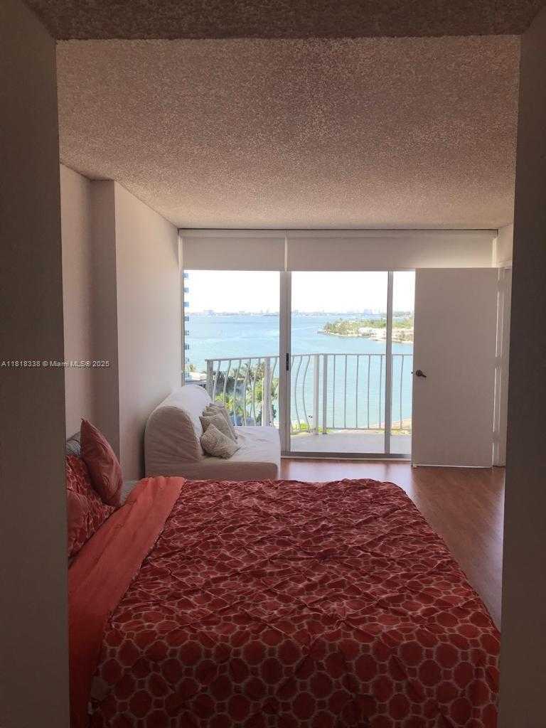 Small Image of 7601 EAST TREASURE DR #1012, North Bay Village Number 13