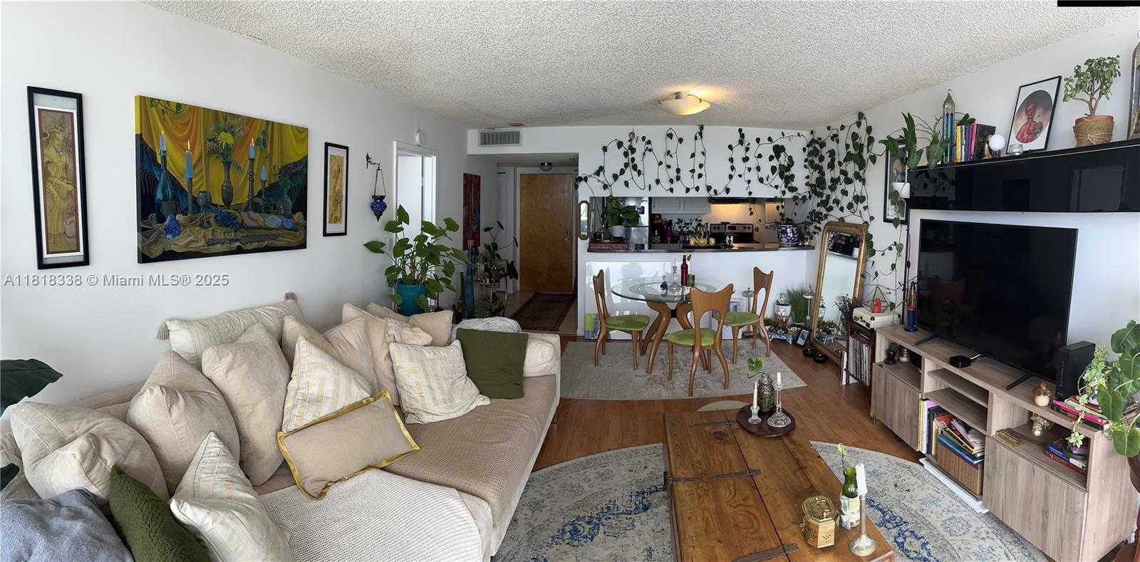 Small Image of 7601 EAST TREASURE DR #1012, North Bay Village Number 6