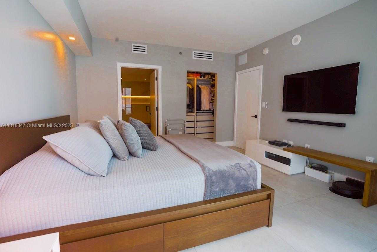 Small Image of 55 SOUTH EAST 6TH ST #3803, Miami Number 10