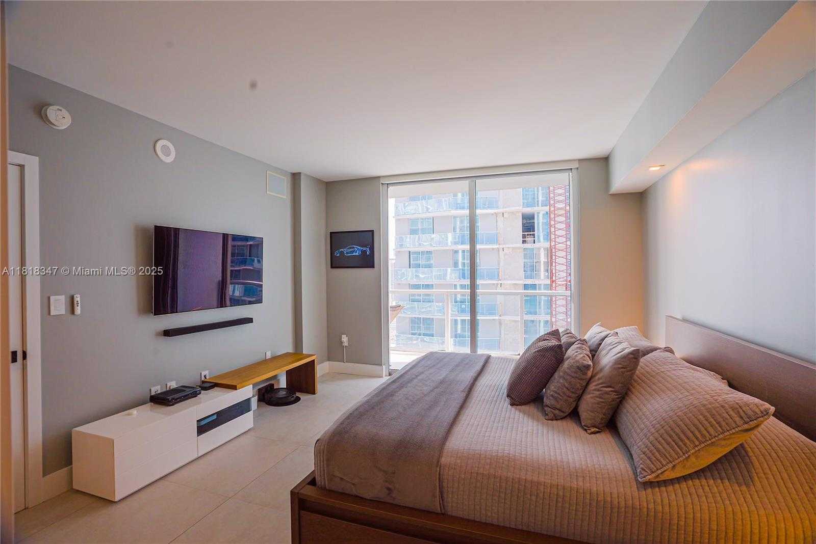 Small Image of 55 SOUTH EAST 6TH ST #3803, Miami Number 11
