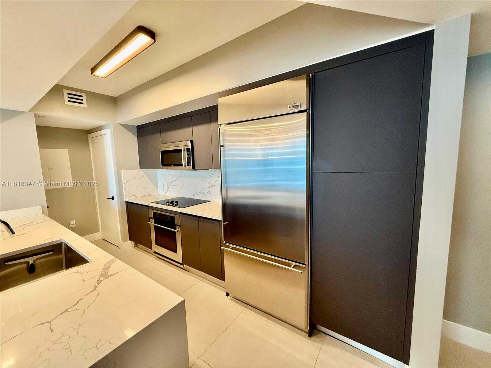 Small Image of 55 SOUTH EAST 6TH ST #3803, Miami Number 8