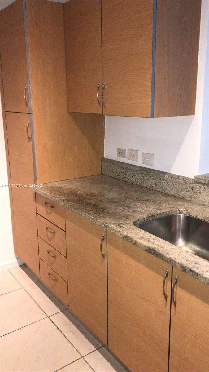 Imagen de Pequeño Objeto