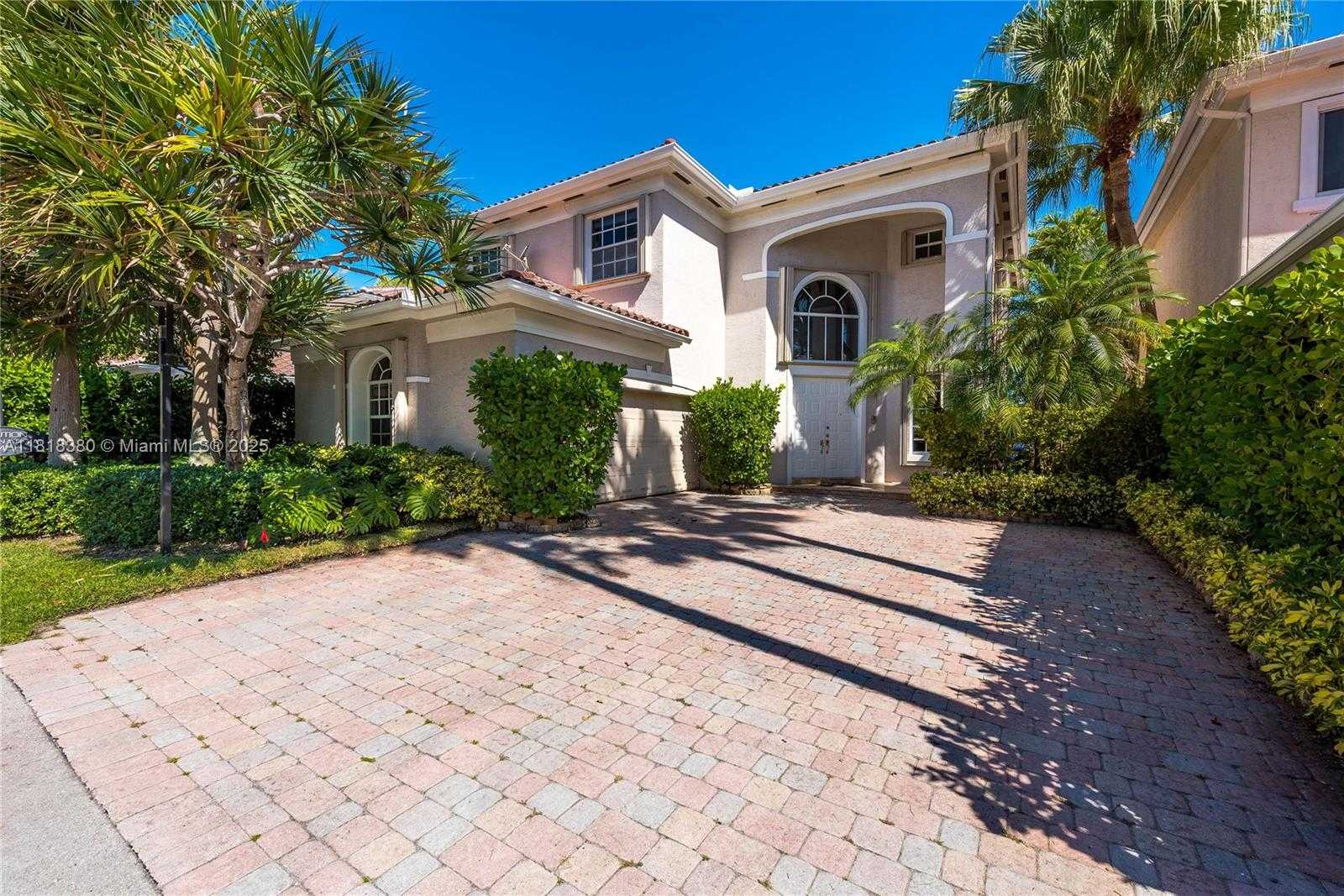 Small Image of 4011 194TH TRL, Sunny Isles Beach Number 2