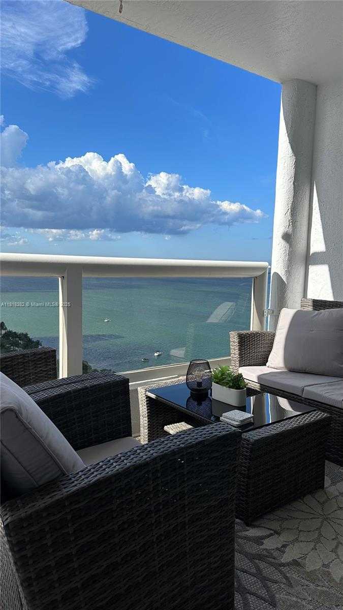 Small Image of Miami Number 2
