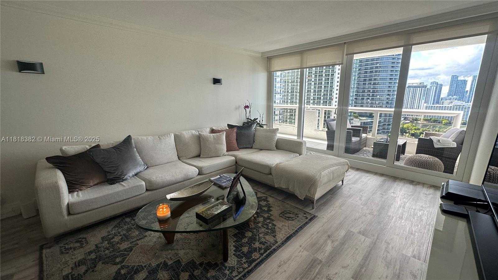 Small Image of Miami Number 6