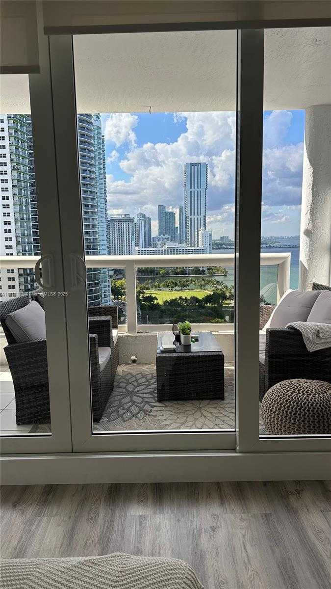Small Image of Miami Number 8