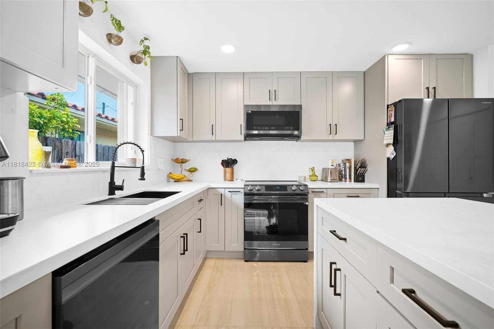 Small Image of 2231 SOUTH WEST 63RD AVE, Miami Number 18