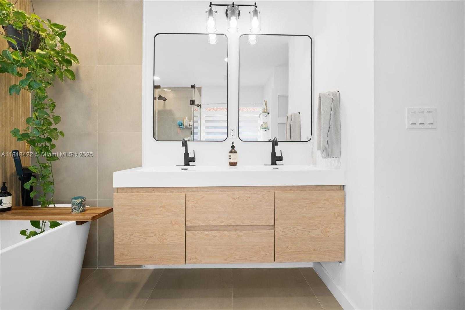 Small Image of 2231 SOUTH WEST 63RD AVE, Miami Number 7