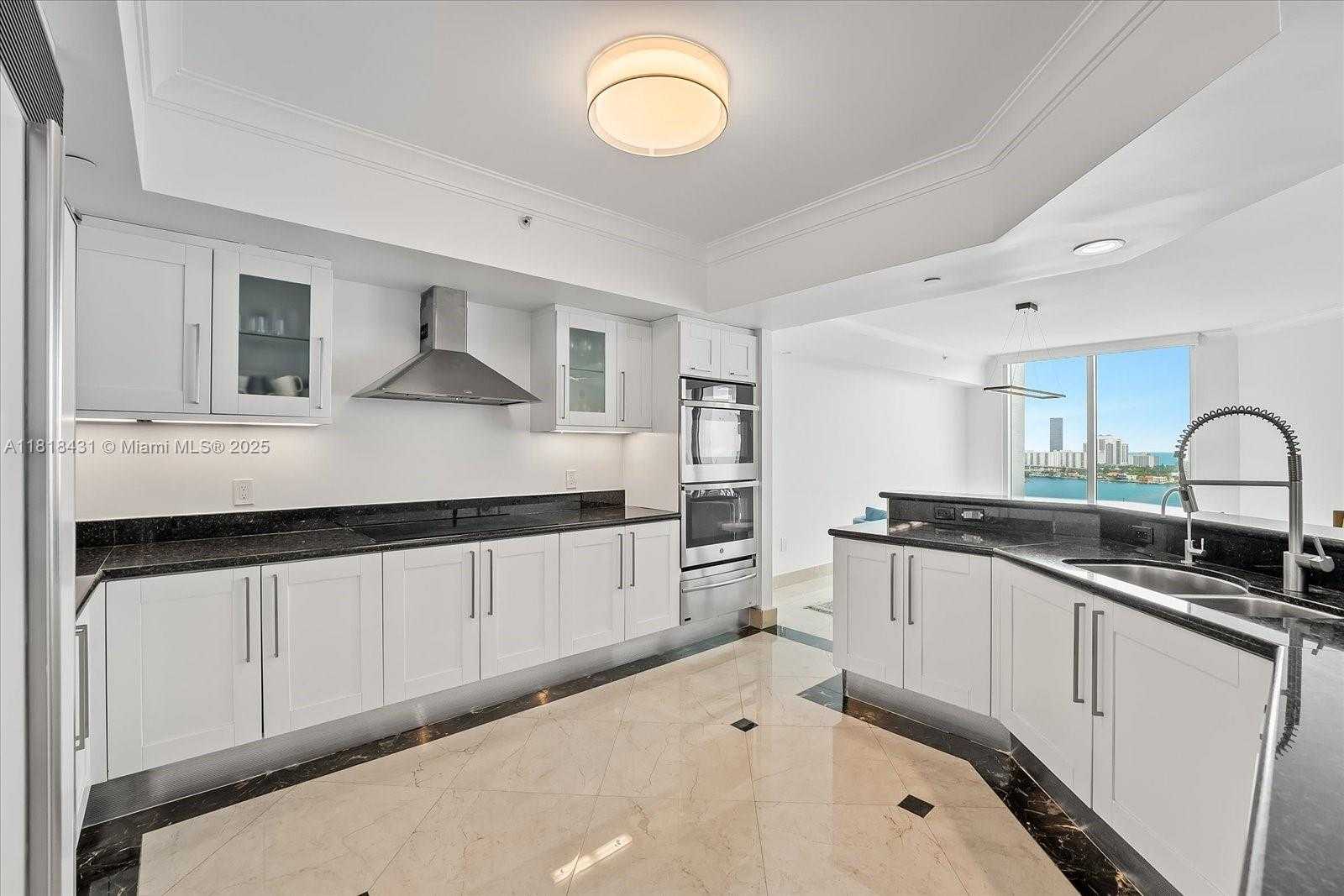 Small Image of 3301 NORTH EAST 183RD ST #1906, Aventura Number 6