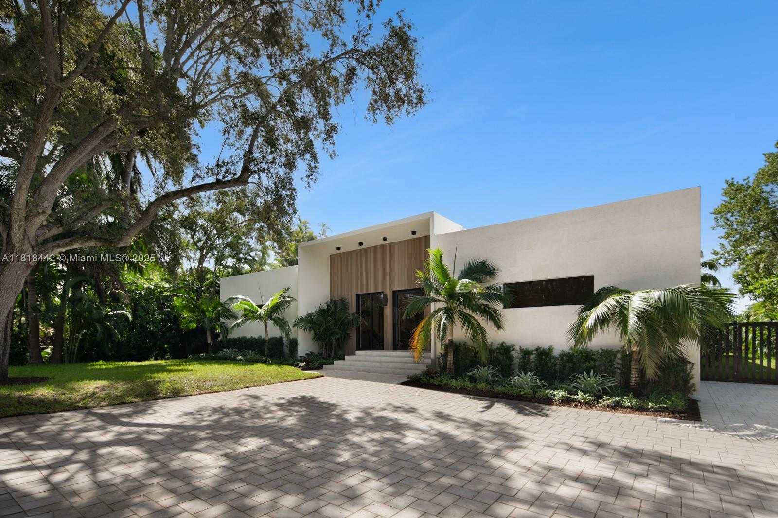 Small Image of 11150 GRIFFING BLVD, Biscayne Park Number 2