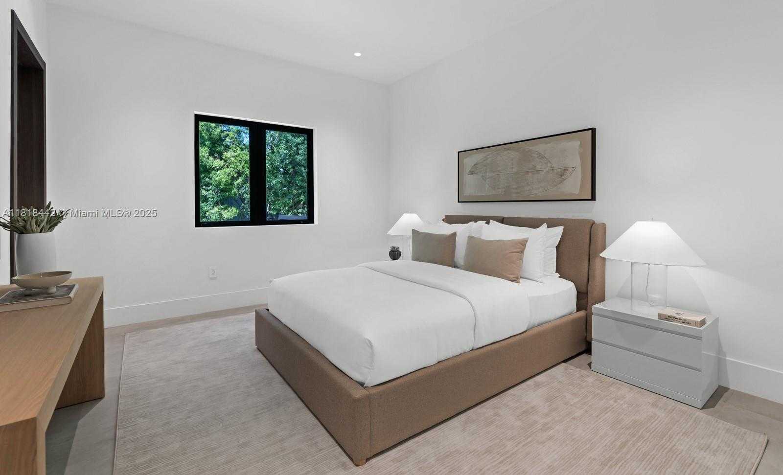 Small Image of 11150 GRIFFING BLVD, Biscayne Park Number 29