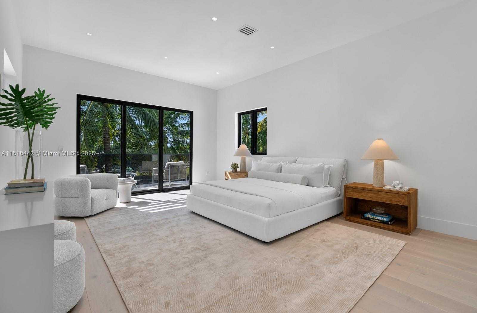 Small Image of 11150 GRIFFING BLVD, Biscayne Park Number 48