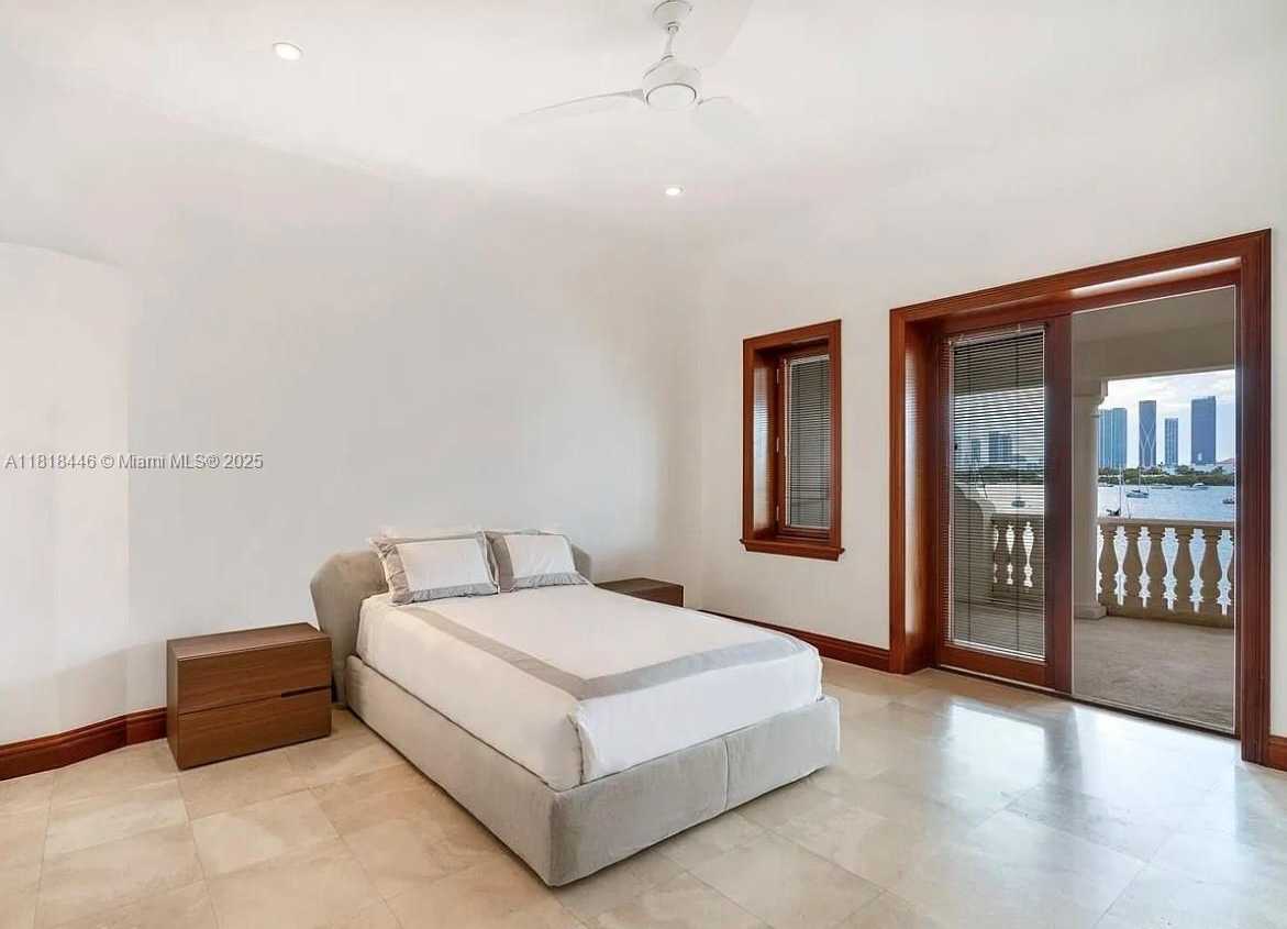 Small Image of 432 SOUTH HIBISCUS DR, Miami Beach Number 22