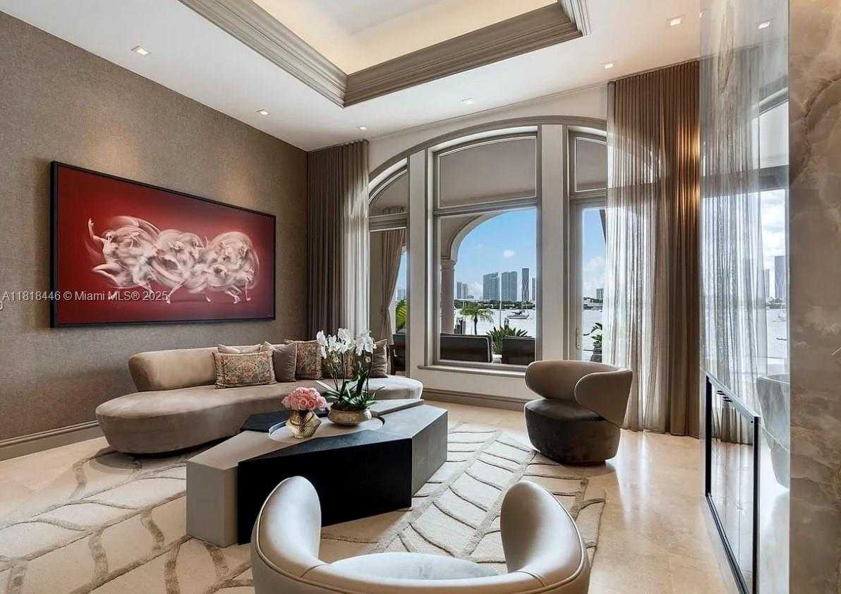 Small Image of 432 SOUTH HIBISCUS DR, Miami Beach Number 3