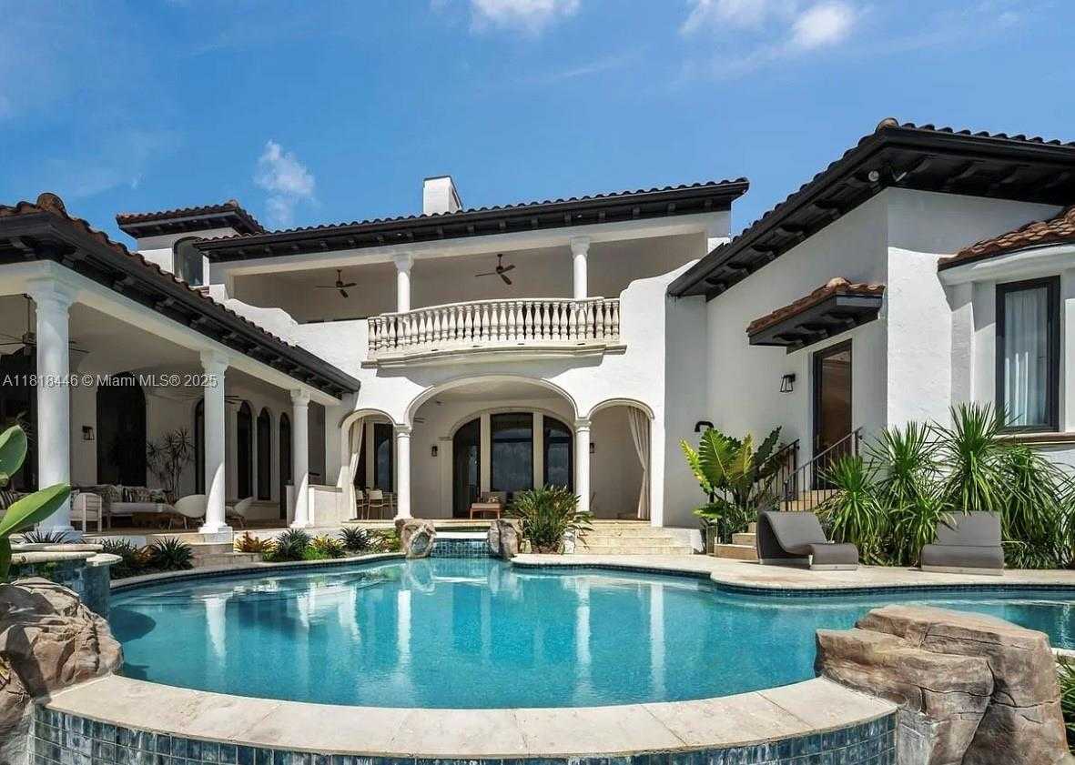 Small Image of 432 SOUTH HIBISCUS DR, Miami Beach Number 34