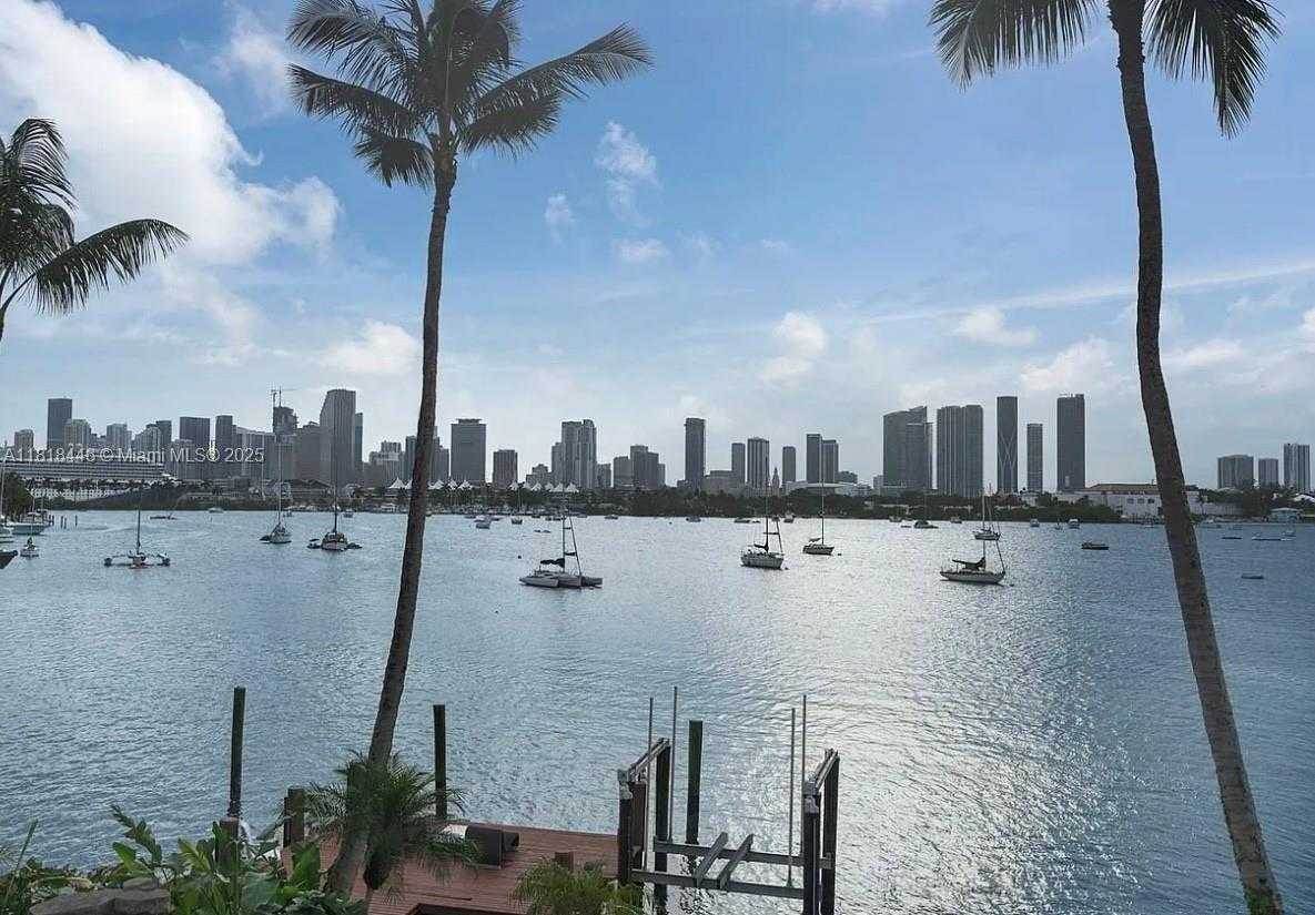 Small Image of 432 SOUTH HIBISCUS DR, Miami Beach Number 37
