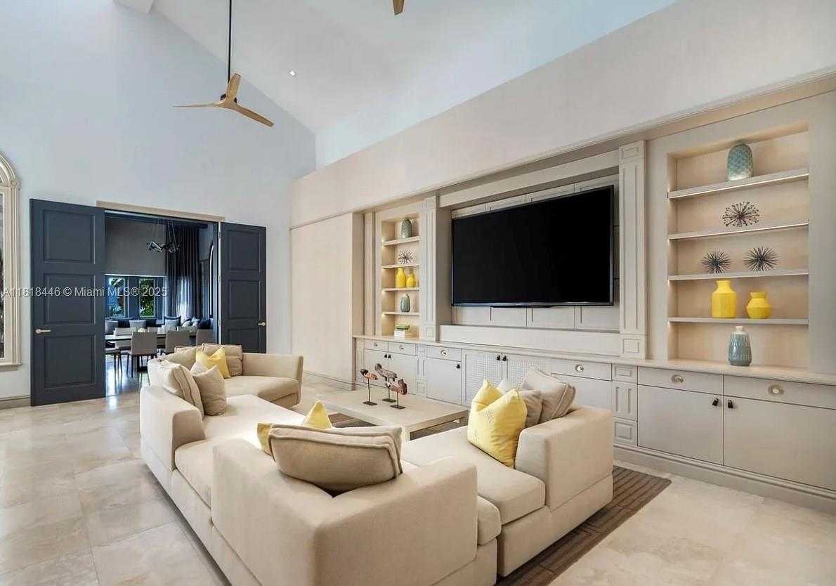 Small Image of 432 SOUTH HIBISCUS DR, Miami Beach Number 8