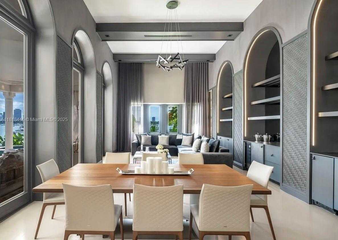Small Image of 432 SOUTH HIBISCUS DR, Miami Beach Number 9