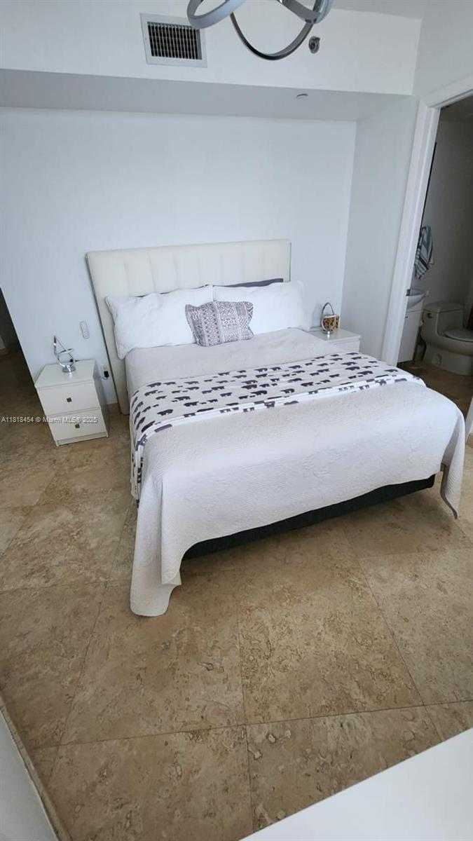 Imagen de Pequeño Objeto