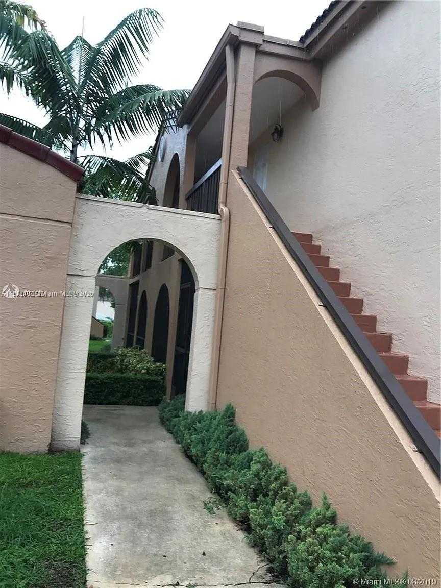 Small Image of 18286 MEDITERRANEAN BLVD #8-2, Hialeah Number 3