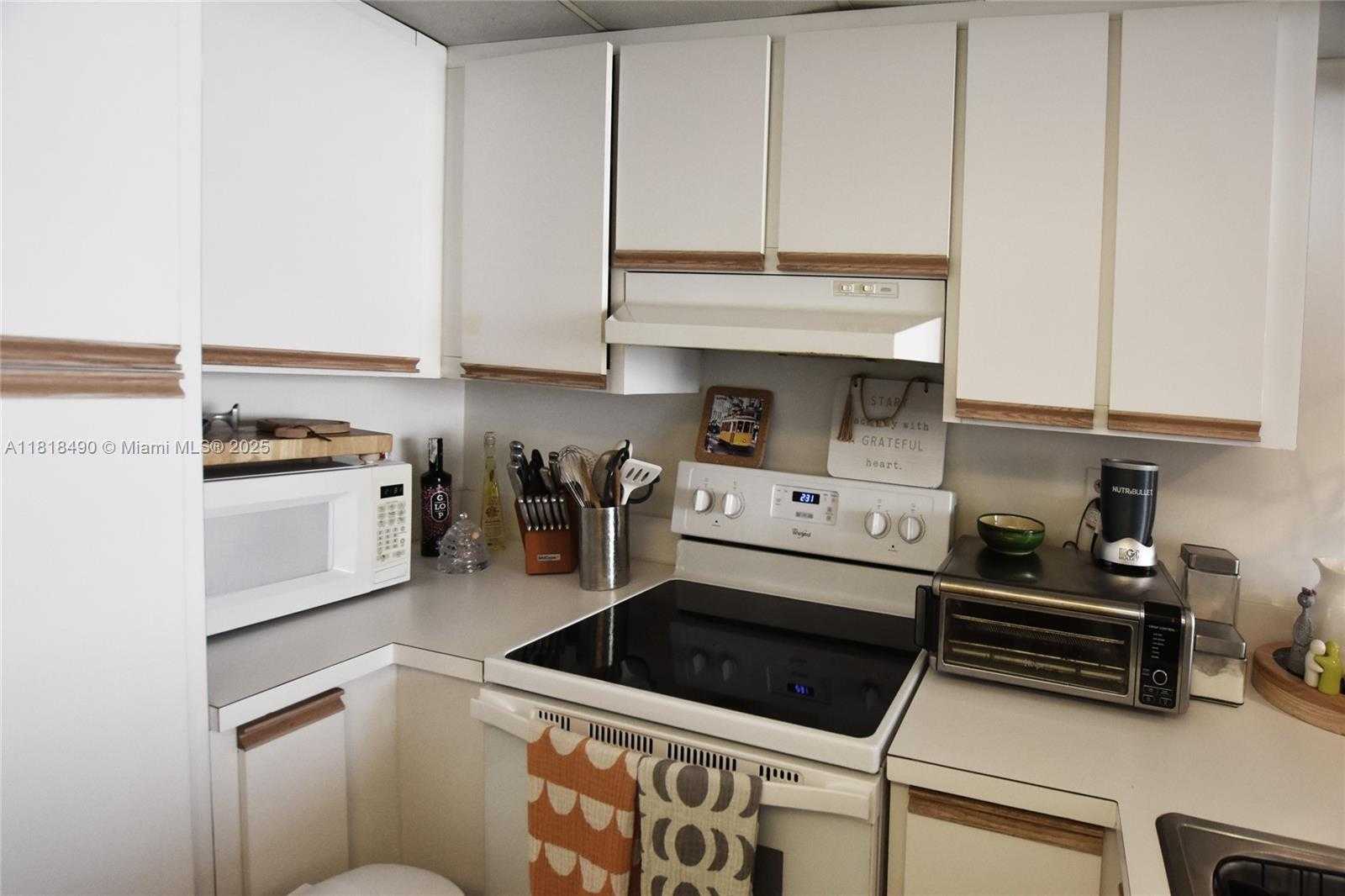 Small Image of 540 BRICKELL KEY DR #1522, Miami Number 10