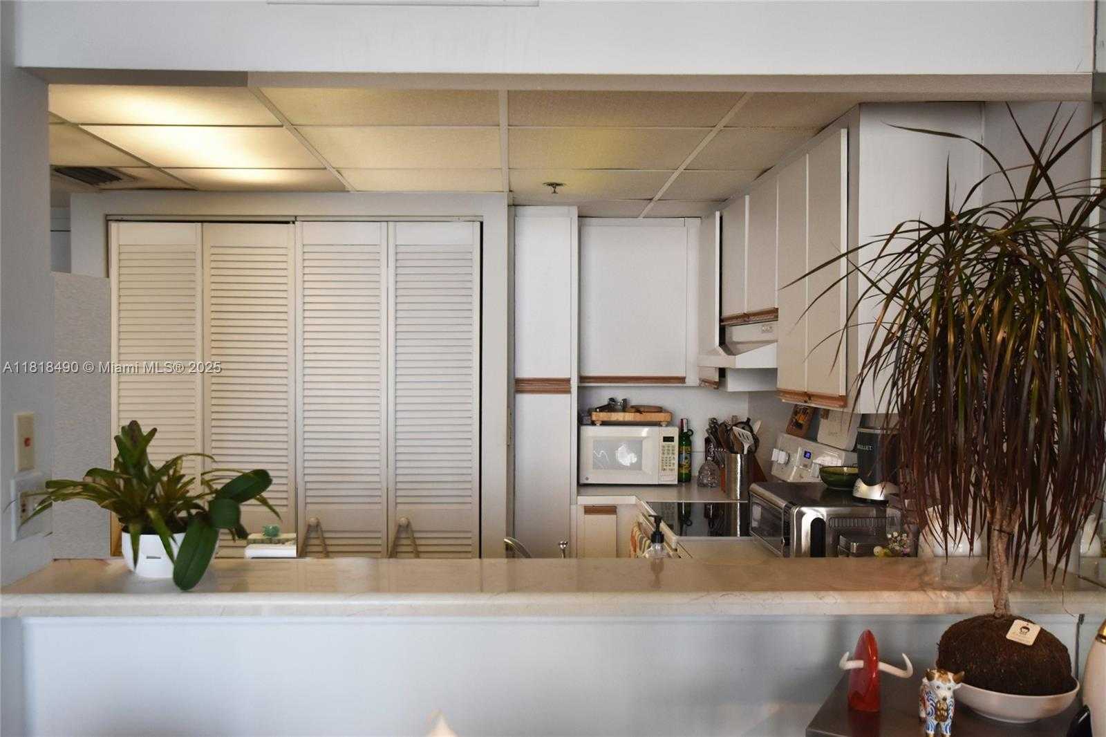 Small Image of 540 BRICKELL KEY DR #1522, Miami Number 11