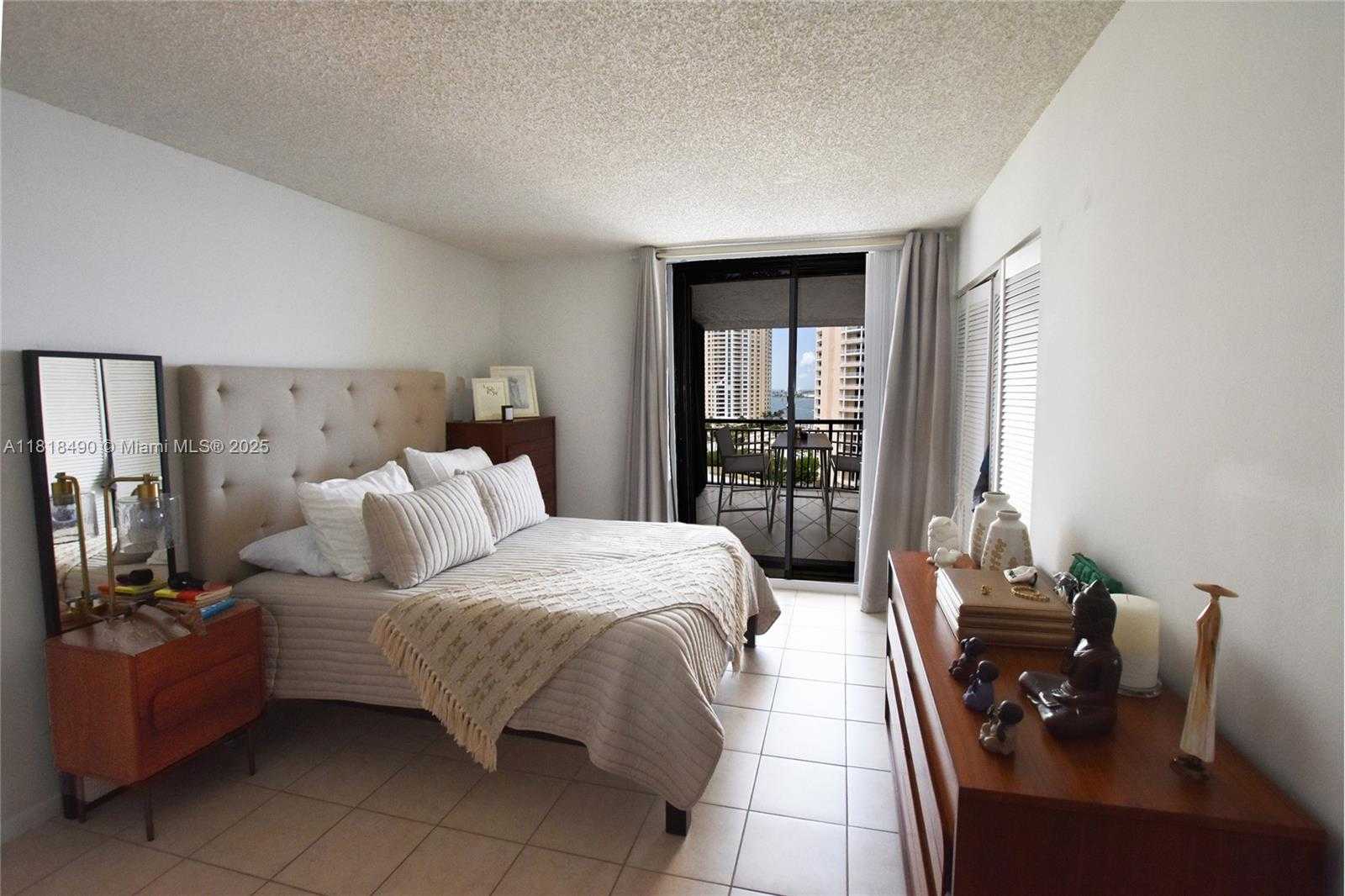 Small Image of 540 BRICKELL KEY DR #1522, Miami Number 14